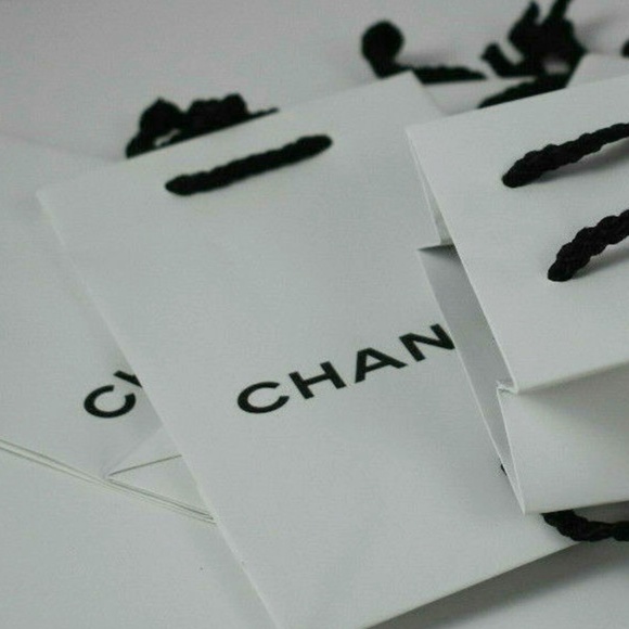 CHANEL Bag White Black Letters 9' X 5' Black String Collapsible - Picture 7 of 16